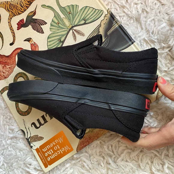 Vans black canvas slip on classic sneakers - Picture 5 of 7
